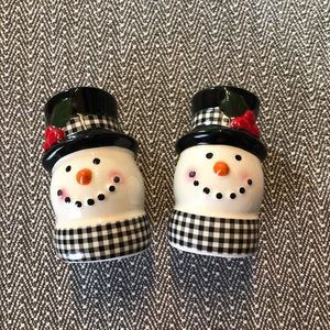 Snowman buffalo check salt + pepper shakers